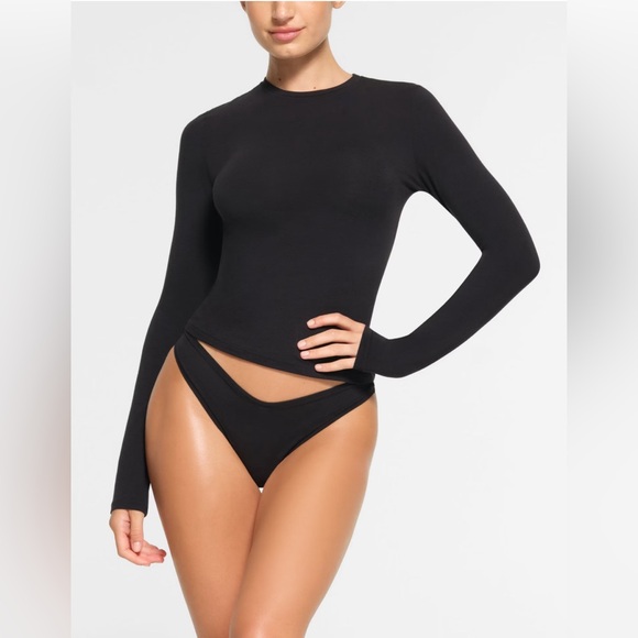 Skims Black Bodysuit - Picture 1 of 4